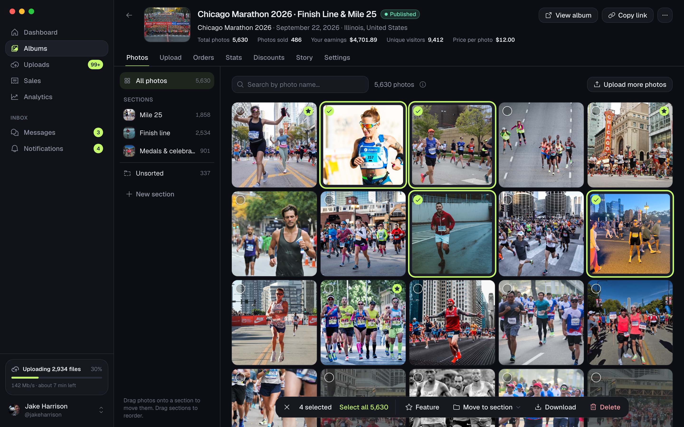 App do ZebraSnap para computador mostrando as fotos de um álbum organizadas em seções