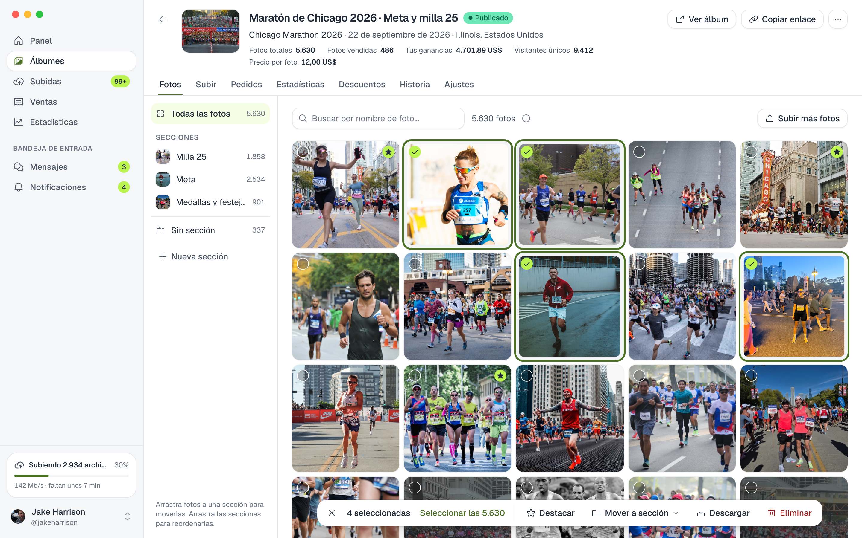 App de escritorio de ZebraSnap mostrando las fotos de un álbum organizadas en secciones